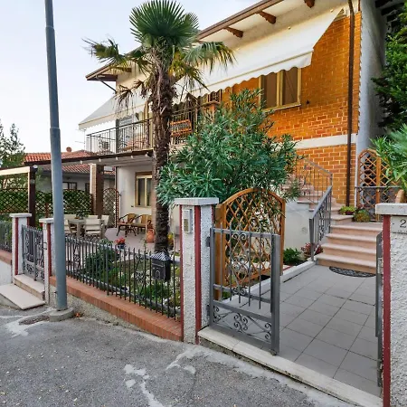 Appartamento Belvilla By Oyo Spacious Near