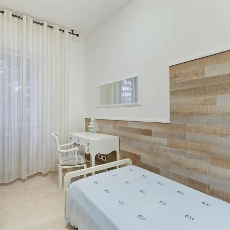 Lägenhet Belvilla By Oyo Spacious Near